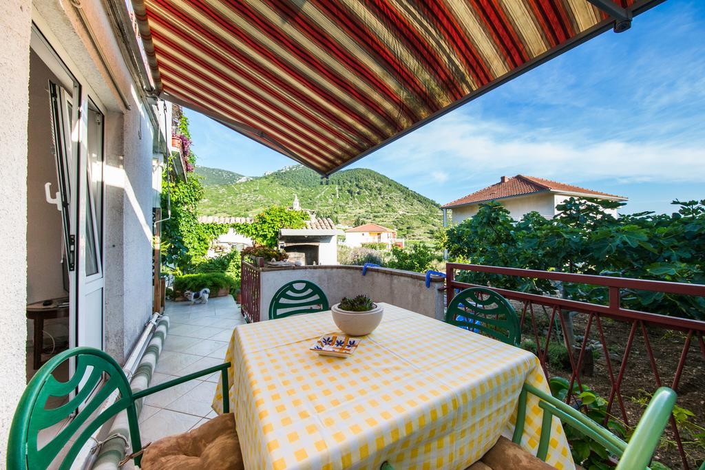 Garden Apartments Komiža Dış mekan fotoğraf