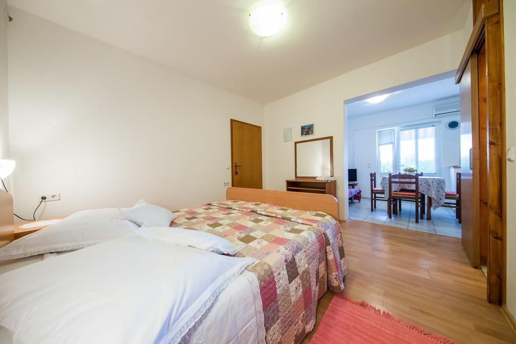 Garden Apartments Komiža Dış mekan fotoğraf