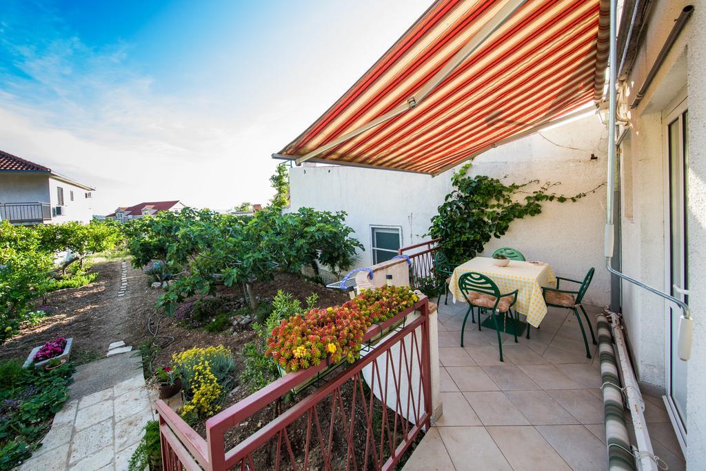 Garden Apartments Komiža Dış mekan fotoğraf